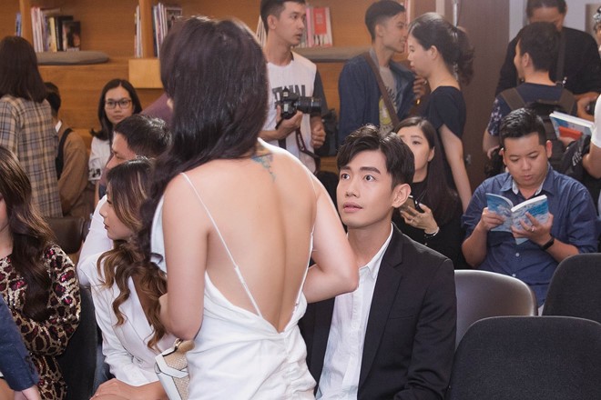 Thái Trinh từng bật khóc, bỏ về trong sự kiện có tình cũ.