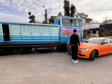 Tình trạng của ca sĩ Cao Thái Sơn sau khi xe riêng va chạm với tàu hỏa