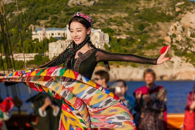 Nhan sắc, thần thái và nụ cười của chị đẹp này gây sốt.