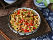 Bếp Eva - Nấm đùi gà xào thịt mãi cũng chán, đem nấu chung với "hạt trường thọ" được món rẻ mà ngon bổ