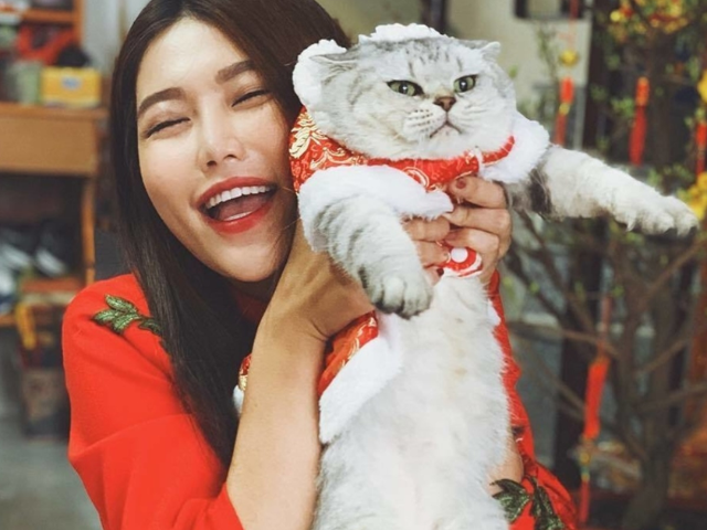 Á hậu Chế Nguyễn Quỳnh Châu chia sẻ rằng nhờ có Lucy bên cạnh giúp cô tan biến mọi mệt mỏi, và tiếng thở của Lucy còn làm cho Châu ngủ ngon vào buổi tối.