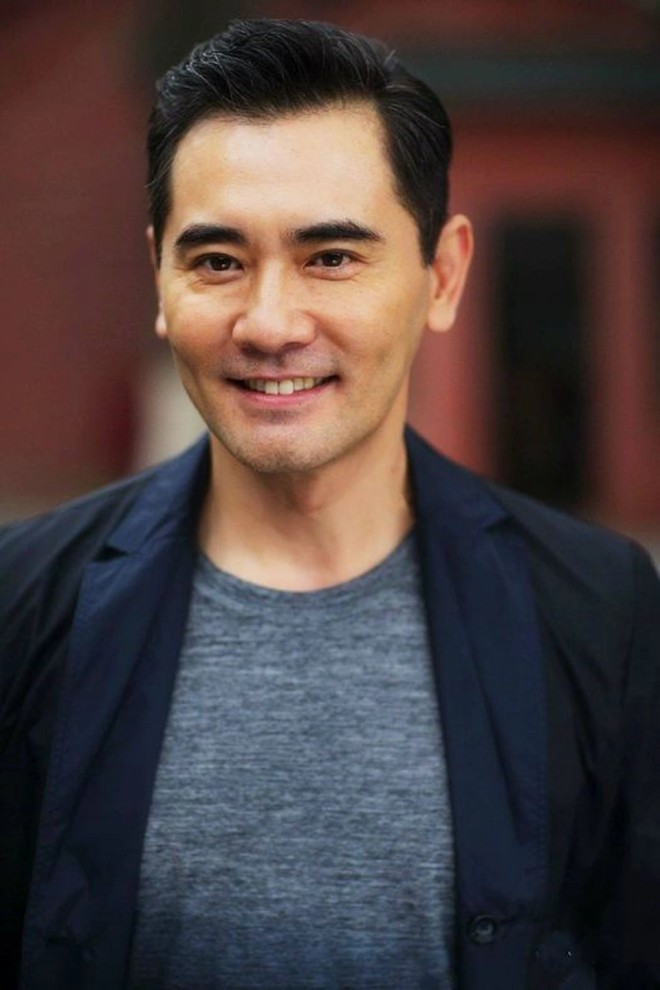 Triệu Văn Tuyên từng là tiếp viên hàng không trước khi tham gia diễn xuất.