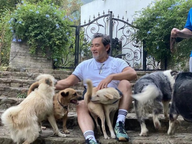 Triệu Văn Tuyên sống cô độc một mình không có ai bên cạnh.