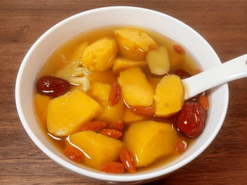 Phụ nữ ăn món rẻ tiền này còn tốt hơn uống collagen, dùng thường xuyên da càng đẹp lại khỏe