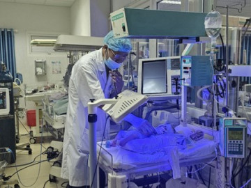 Báo động đỏ toàn bệnh viện cứu sản phụ bị băng huyết, vỡ tử cung, mất 2,6 lít máu