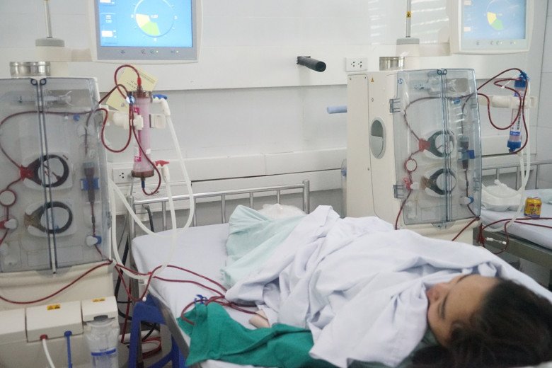 Nữ nhân viên y tế bị suy thận không biết nguyên nhân, dù trước đó thường xuyên khám sức khỏe. Ảnh: Lê Phương.