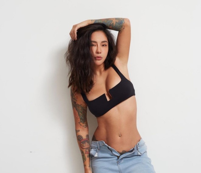 Lương Vân Phỉ bị lộ clip nóng. 