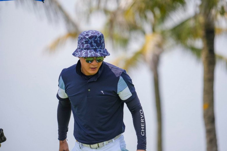 Hồng Đăng thường xuyên cập nhật cuộc sống nhưng không nhắc đến chuyện phim ảnh.