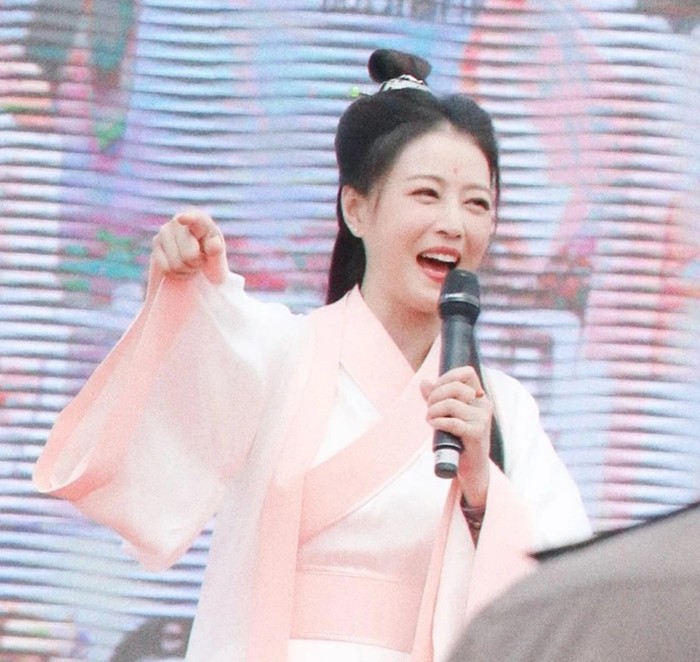 Thời kỳ đỉnh cao của Châu Hải My: Cười đẹp khuynh thành, Kim Dung chỉ nhìn đã muốn đổi kết phim - 8