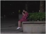 Bà bầu - Vợ bầu cứ xế chiều là đi ra ngoài, chồng theo sau phát hiện sự thật khiến anh hối hận