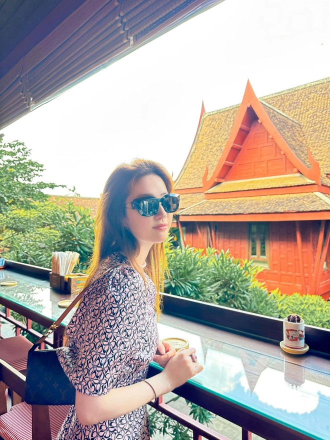 Lưu Diệc Phi của hiện tại trưởng thành, chín chắn và đẹp mặn mà hơn.