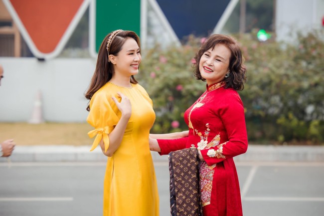 amp;#34;Mẹ chồngamp;#34; Hồng Diễm là amp;#34;mỹ nhân Việt đẹp nhất thập kỷamp;#34;, ông xã yêu chiều, từng đi buôn long nhãn - 9