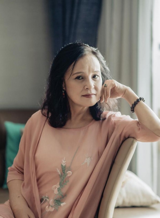 amp;#34;Mẹ chồngamp;#34; Hồng Diễm là amp;#34;mỹ nhân Việt đẹp nhất thập kỷamp;#34;, ông xã yêu chiều, từng đi buôn long nhãn - 12