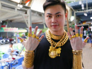 Chàng trai Sài Gòn bán lẩu bò đeo 80 cây vàng trị giá 4 tỷ đồng: "Em chỉ mang vào buổi chiều, chứ cả ngày cực lắm"