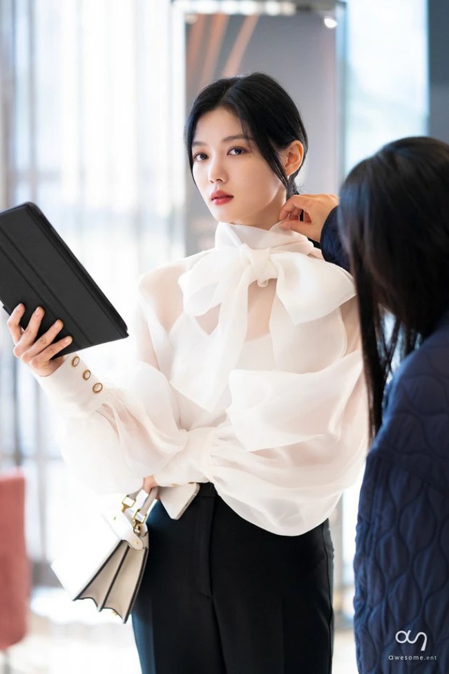 Chàng Quỷ Của Tôi: Chuyện tình đẹp như tranh giữa tổng tài amp;#34;mặt học sinhamp;#34; và hot boy quỷ - 5