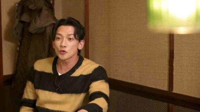 Bi Rain tiết lộ luôn xin phép vợ khi ra ngoài.