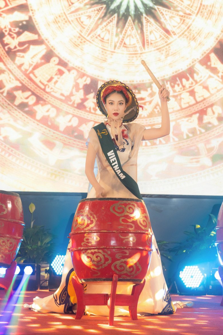 Miss Earth 2023: Lan Anh khoe hình thể với bikini, fans lo lắng không lọt nổi Top 5 để amp;#34;nuốt micamp;#34; - 7