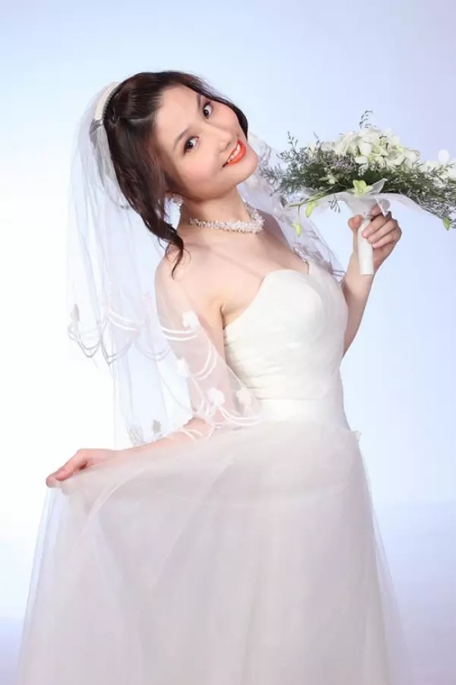 Trước khi làm dâu hào môn, Diễm My 9X từng mặc váy cưới, hôn nồng cháy nhiều amp;#34;người tìnhamp;#34; điển trai - 11