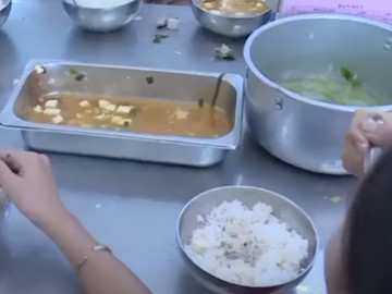 Vụ "11 học sinh bán trú ăn 2 gói mì tôm chan cơm" ở Lào Cai: Tình tiết sốc