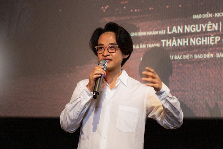 Nam ca sĩ bất ngờ vì những chia sẻ của anh trong concert trở thành lời dẫn cho phim.