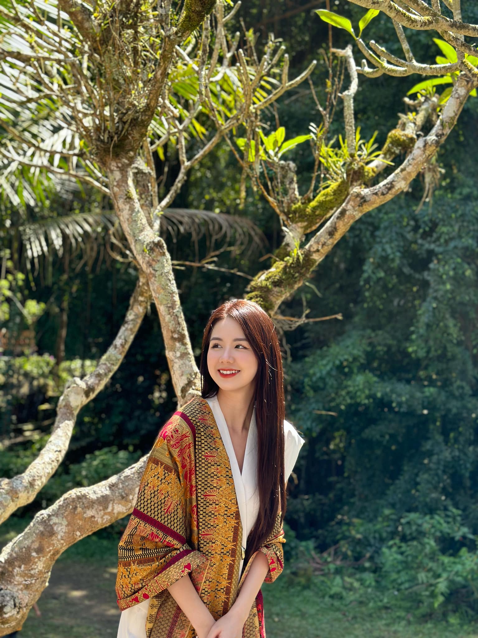 Hầu như tấm ảnh nào trên trang cá nhân của cô đều nhận được nhiều lượt thả tim và khen ngợi.
