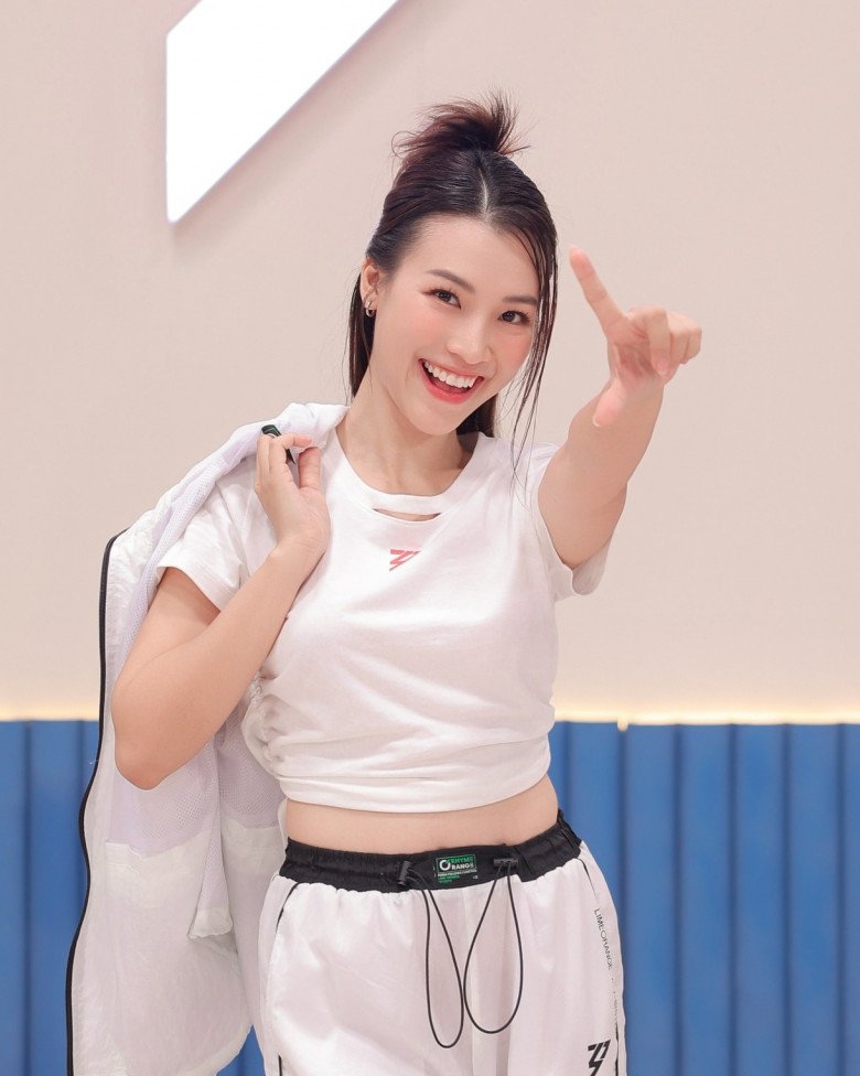 Thời gian qua, Hoàng Oanh tích cực hoạt động showbiz.