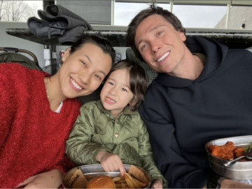 Chồng cũ mỗi tháng đều qua nhà Á hậu Hoàng Oanh ngủ, tới mức người đẹp phải hỏi: Sao lì vậy?