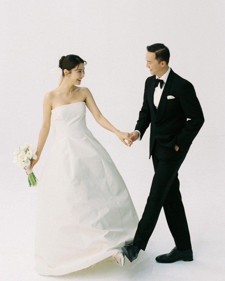 Người đẹp hạnh phúc vì đã gặp đúng người.