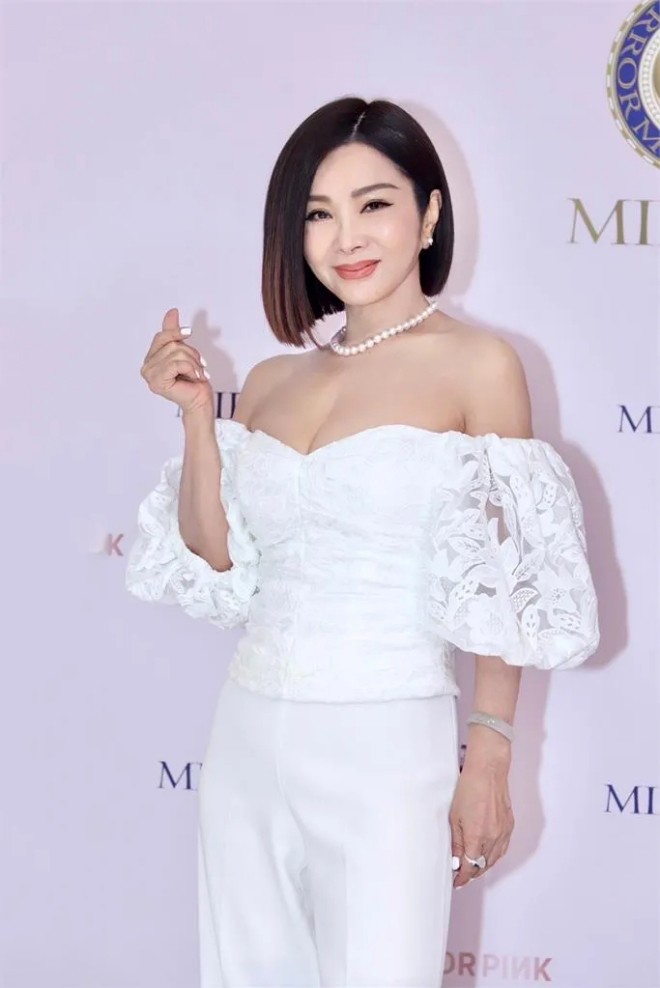 Ngôi sao 24/7: Khoe kho vàng 7.000 tỷ tại nhà, sao nam bị mắng vì phát ngôn dân mạng amp;#34;không có mắt nhìnamp;#34; - 5