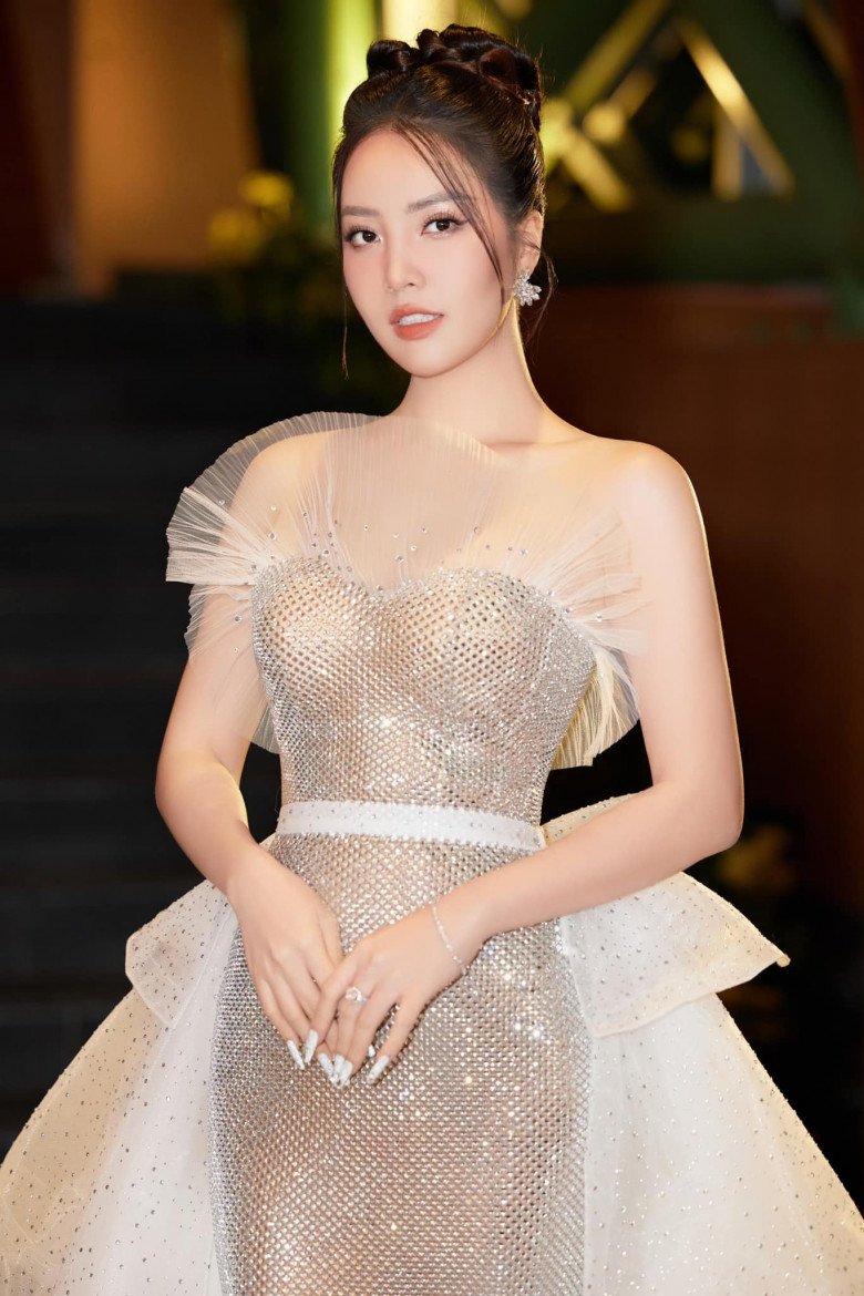 Thụy Vân tự tin với những gì mình đang sở hữu và không còn nghĩ đến việc “cải thiện” nhan sắc bằng dao kéo. 