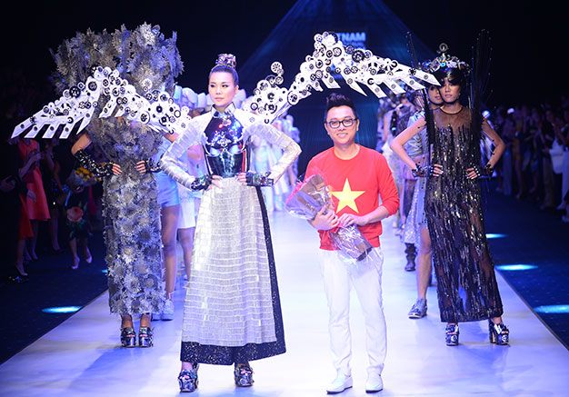 Gây tiếng vang ở thế giới nhưng NTK Nguyễn Công Trí vẫn không quên cống hiến cho nền thời trang nước nhà - 31