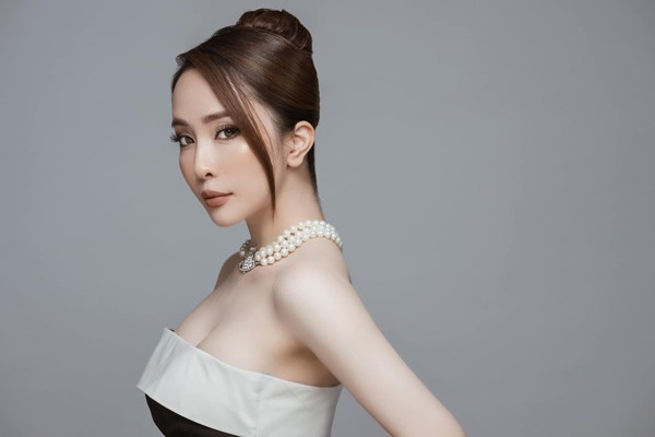 Nữ diễn viên Quỳnh Nga chia sẻ về việc tăng kích thước vòng 1 của mình lên 15cm.
