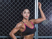 Làm đẹp - "Kinh Kong Barbie" xứ Hàn: Số đo vòng 3 bằng vòng 1, gương mặt và thân hình gây trái ngược