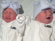 Bà bầu - Cực hiếm: Người mẹ có 2 tử cung mang thai đôi, sinh con vào 2 ngày khác nhau, 1 bé sinh thường 1 bé sinh mổ