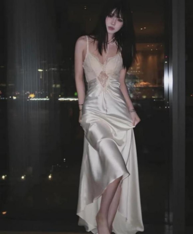 Uông Mạn Hy đăng tải loạt ảnh khiến khán giả sốc.