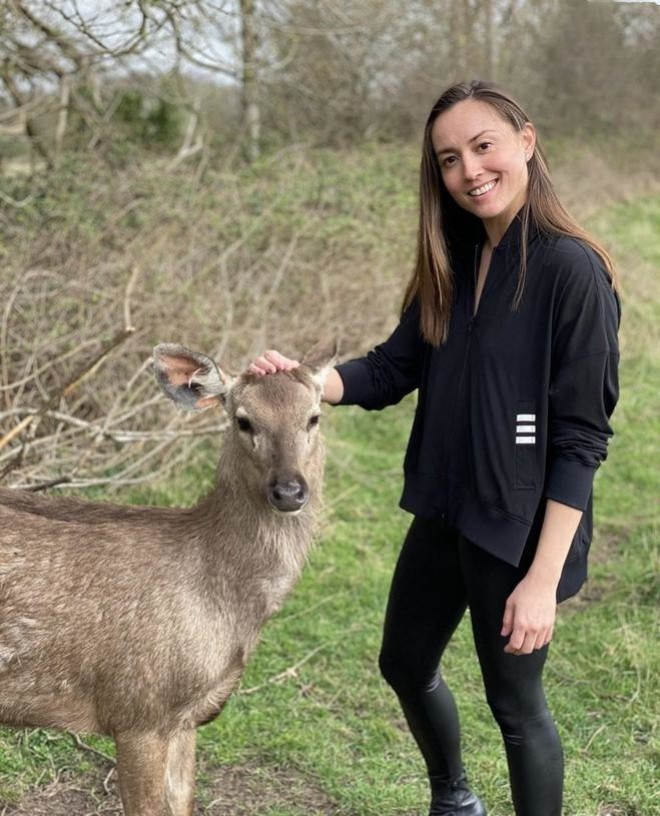 Liêu Bích Lệ hiện sống ở Anh.