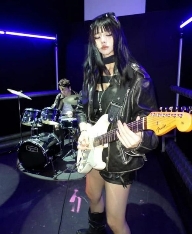 Uông Mạn Hy có năng khiếu âm nhạc thừa kế từ bố.