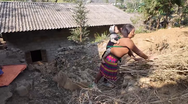 Người đàn bà 51 tuổi cưới trai tân 24 tuổi làm chồng bật khóc khi tài sản giá trị nhất của gia đình tiêu tan - 1