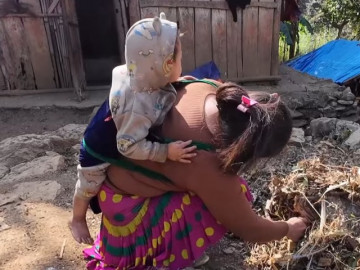 Người đàn bà 51 tuổi cưới trai tân 24 tuổi làm chồng bật khóc khi tài sản giá trị nhất của gia đình tiêu tan