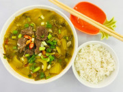 Bếp Eva - Chỉ mất 50k, mẹ đảm có ngay bát canh thịt bò hầm dưa chua mềm ngon, nóng hổi người già còn mê
