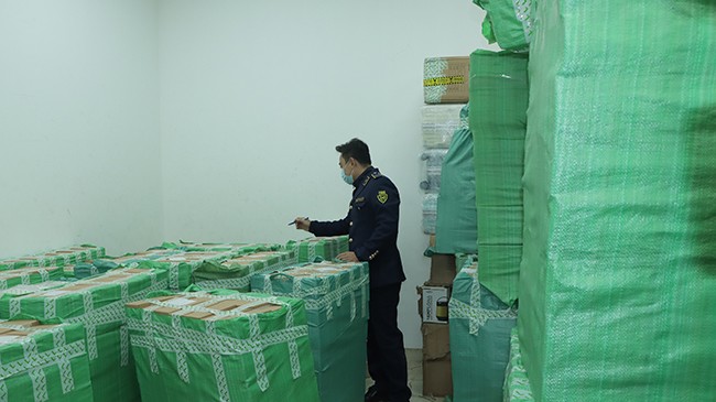 img srchttps://cdn.eva.vn/upload/4-2023/images/2023-12-27/9-1703644450-748-width740height494.jpg width660 /