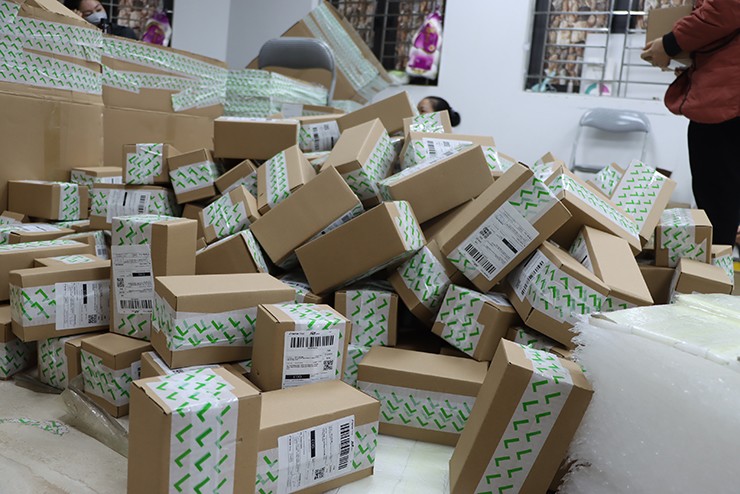 Bên trong căn biệt thự 5 tầng chứa kho hàng amp;#34;khủngamp;#34; của hotgirl nổi tiếng livestream chốt ngàn đơn mỗi ngày - 9