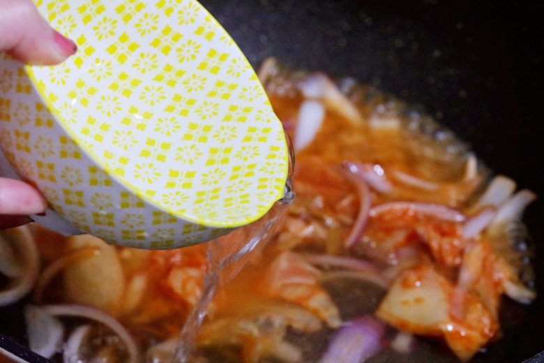 Canh kim chi đậu phụ vừa ngon lại dễ nấu, nóng hôi hổi cho bữa ăn mùa đông - 7