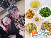 Bếp Eva - Vợ mới kém 17 tuổi của Bằng Kiều "cóng" khi làm cơm đãi mẹ chồng về nước, cho biết nhà toàn cao thủ nấu ăn