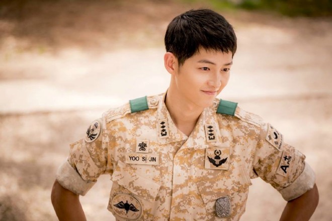 Song Joong Ki từng rất được khán giả yêu thích sau Hậu duệ mặt trời.