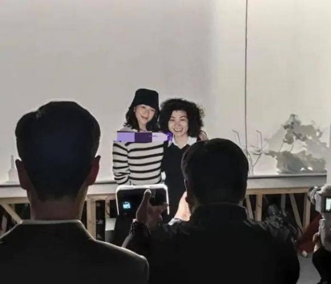 Nhiều fan ủng hộ cuộc sống hiện tại của Chương Tử Di.