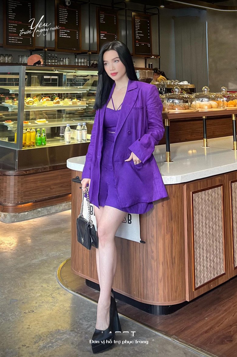 Nhiều người đánh giá nhan sắc của Sĩ Thanh thích hợp với các vai ăn trai khi cô có ngoại hình bắt mắt, gu ăn mặc rất đàn bà.