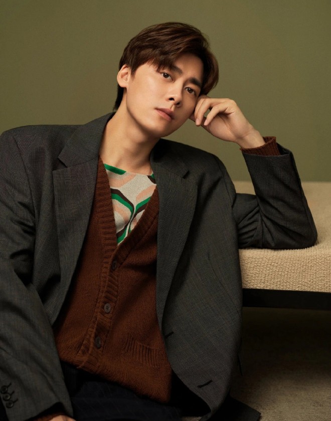 Lý Dịch Phong bị công chúng ghét bỏ, tẩy chay, bị phong sát vì scandal mua dâm. 