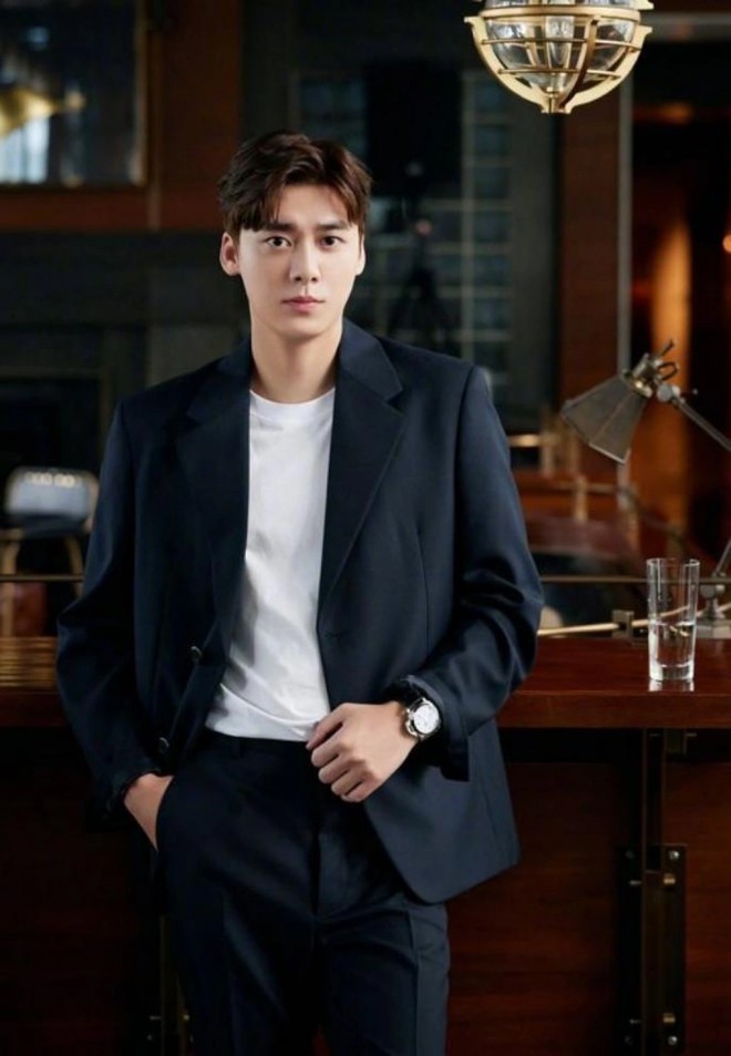 Lý Dịch Phong từng bị bắt vì mua dâm khá nhiều lần nhưng vẫn tái phạm.