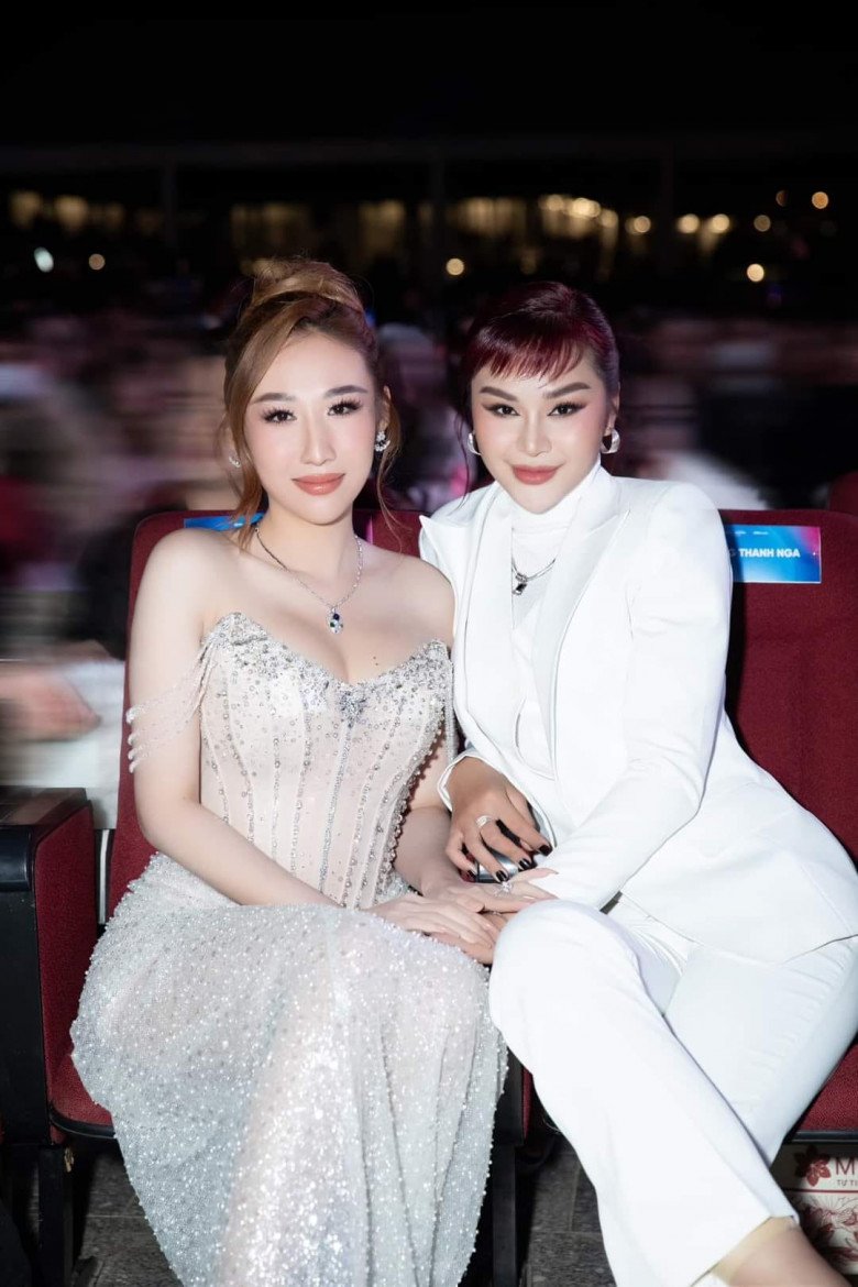 Hai tấm hình có hình Lê Thu Trang được chia sẻ trên 1 diễn đàn mạng chuyên bàn luận về hoa hậu, người mẫu đã nhận được rất nhiều lời bình luận.